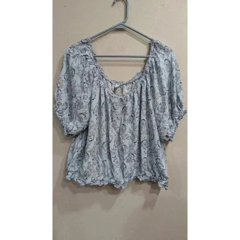 Women's peasant crop top in light blue with floral print by Cato size XL